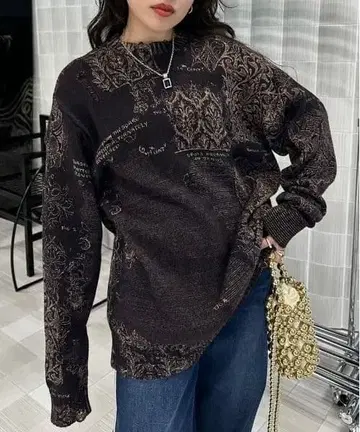 UND VINTAGE LIKE HANDWRITING OVER KNIT