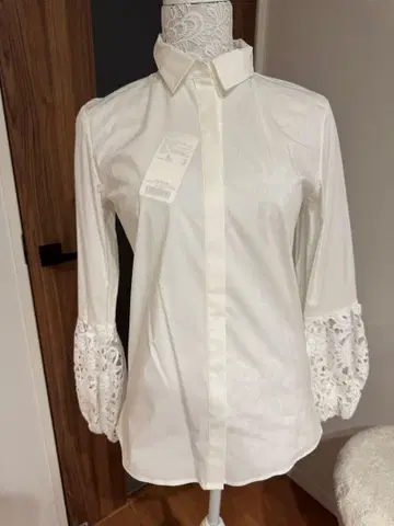 새상품! 택 포함! JENNE 화이트 레이스 포함 벌룬 슬리브 셔츠