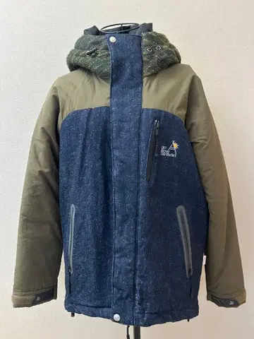 울 혼방 후드 부착 자켓