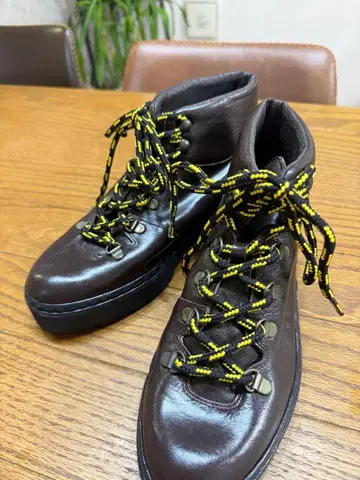 [ 미사용 새상품 ] REMME 마운틴 부츠 트레킹 부츠 사이즈 37