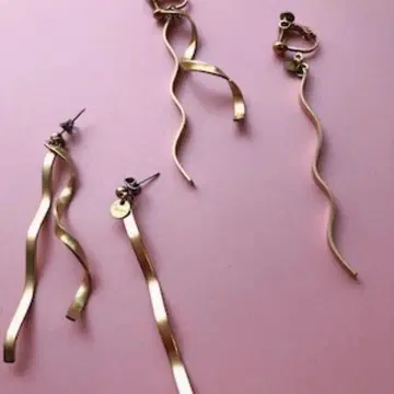 [ TAMARI ] 스크류 웨이브 귀찌