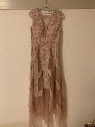 핑크 V넥 슬리브리스 드레스