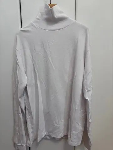 유나이티드 애로우즈 터틀넥 화이트 L 사이즈