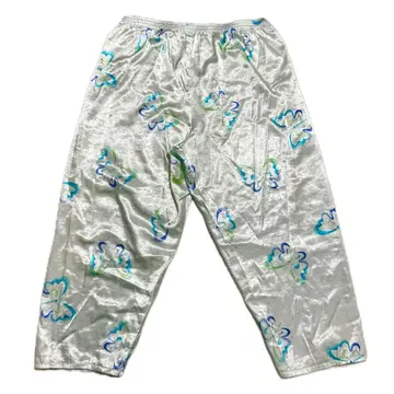 찰랑이는 나비 패턴 새틴 팬츠