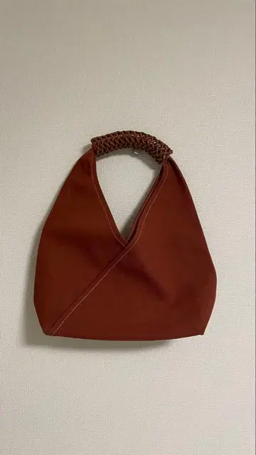 KAMARO'AN (카마로안) TRIANGLE BAG 36 브라운