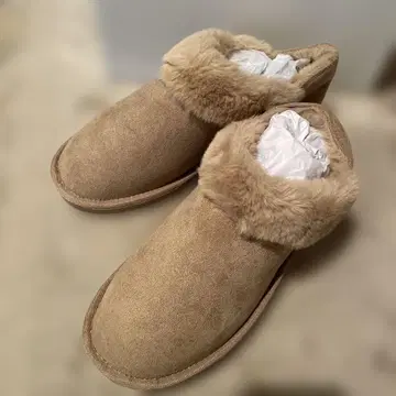 베이지 어그 부츠 안쪽 퍼 포함 미사용