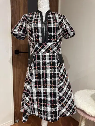 새상품급! SOBRE 컬러풀 체크 무늬 반팔 플레어 원피스