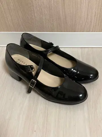 MARGARET HOWELL idea 스트랩 펌프스