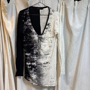 그라데이션 아트 프린트 긴팔 티셔츠