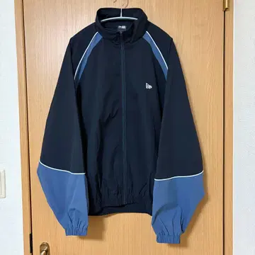 NEWERA 오버 사이즈 파이핑 트랙 자켓