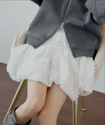 chico 밑단 벌룬 레이스 미니 스커트 화이트