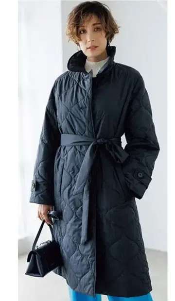 두클라쎄 기능성 퀼트 롱 스텐카라 코트 M 사이즈
