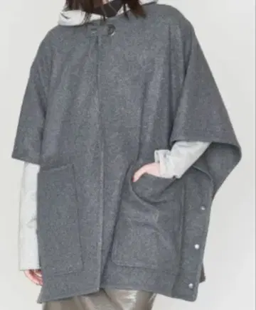 유나이티드 애로우즈 판초 코트