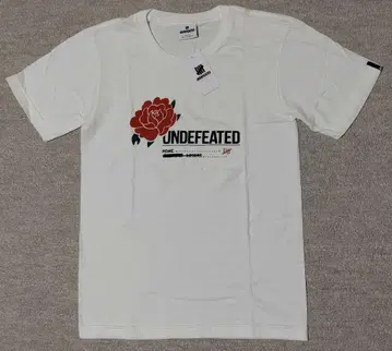 UNDEFEATED T셔츠 S 화이트
