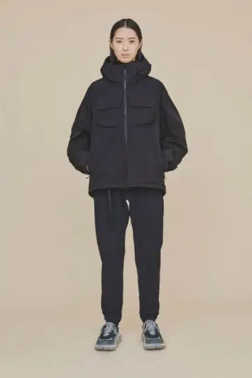 화이트 마운테니어링 마운틴 파카