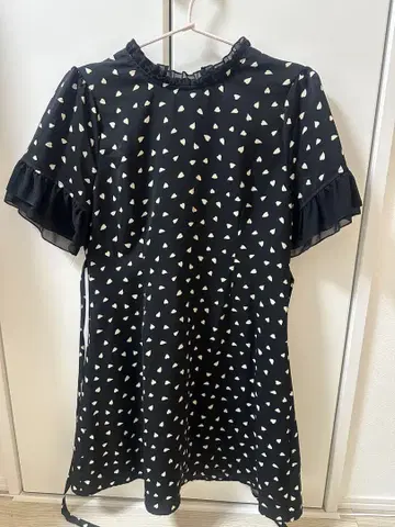 Treat Urself 반팔 도트 무늬 원피스