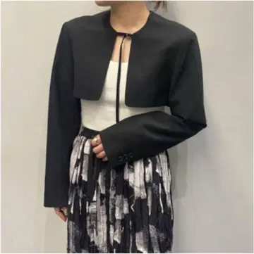 CLANE STRAP DESIGN SHORT JACKET 블랙