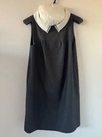 디지 린 포 폭시 FOXEY 화이트 카라 원피스 그레이