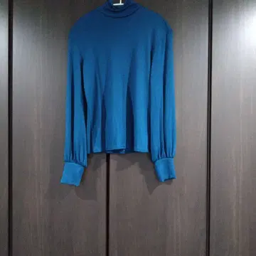 에포카 size 40 하이넥 티셔츠 마린 블루