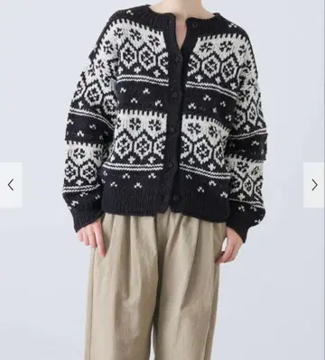 택 포함 새상품 카구레 페루 노르딕 가디건 어반 리서치 도어스