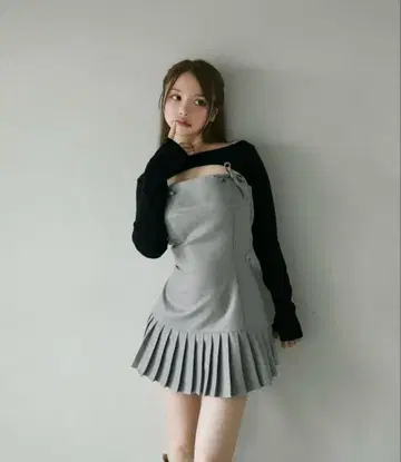 ANDMARY 플리츠 스커트 원피스 긴팔