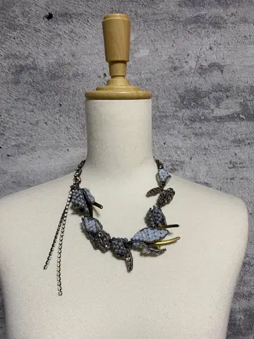 타타 볼레로 비즈 목걸이