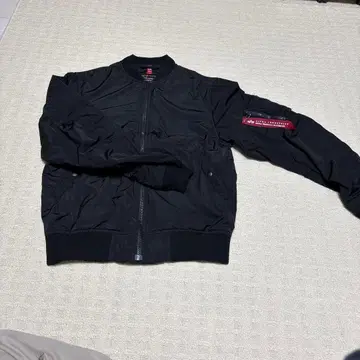 ALPHA INDUSTRIES MA-1 플라이트 자켓 블랙