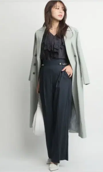 JUSGLITTY 백 볼륨 더블 버튼 코트