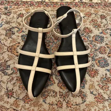 LEPSIM 베이지 스트랩 샌들