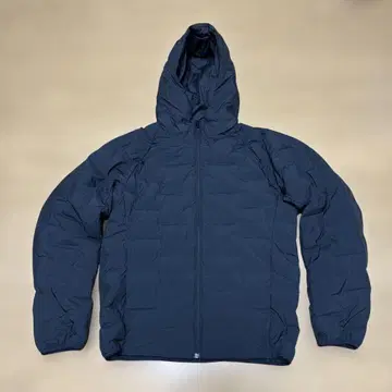 유니클로 퍼프 테크 후드티 블랙 다운 M 사이즈