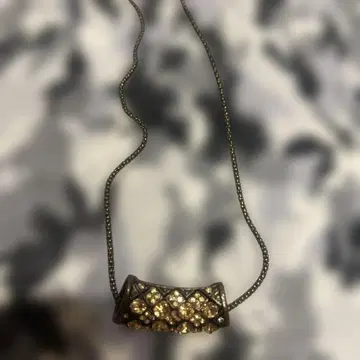 장식 스톤이 달린 캐주얼 목걸이