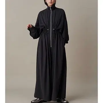 새상품급 현행 완판 UN3D. WAVE SHIRRING JUMP SUIT