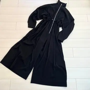 새상품급 현행 완판 UN3D. WAVE SHIRRING JUMP SUIT