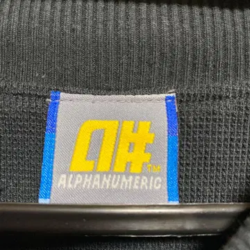 알파뉴메릭 맨투맨 점퍼?