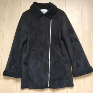 슬로브 이에나 무스탕 코트 블랙