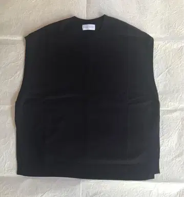 human woman 짙은 보라색 니트 베스트