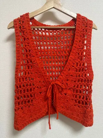 오렌지 레이스 니트 베스트
