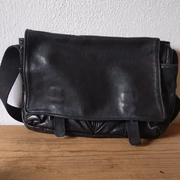 Jas.M.B. 가죽 숄더백 (블랙 계열)