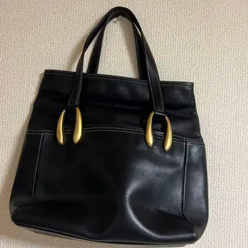 블랙 가죽 핸드백