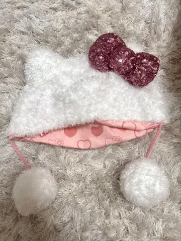 헬로키티 폼폼 포함 햇 유니버셜