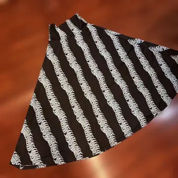 비취 등나무 플레어 스커트 블랙 Kuuleihawaii