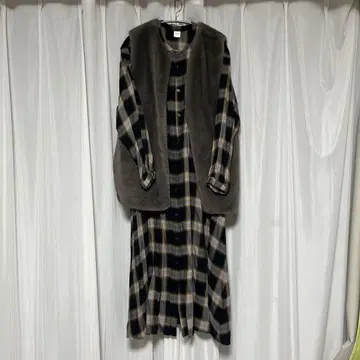 가을 겨울용 플리스 베스트 + 체크 무늬 원피스 세트