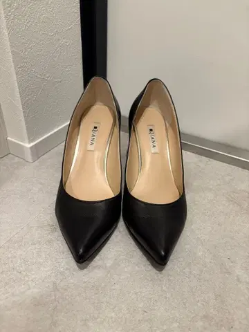 [ 새상품급 ] DIANA 블랙스무스 펌프스
