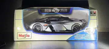maisto aston martin valkyrie 1/18