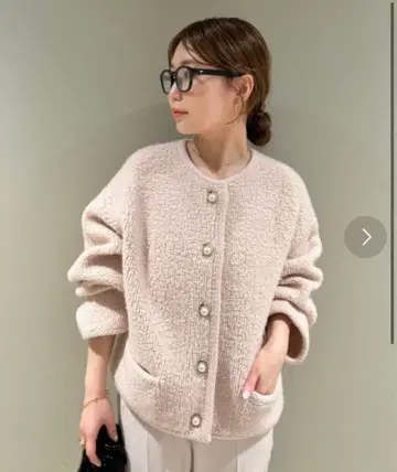 Mila Owen 파일 편직 숏 기장 금장 버튼 니트 자켓