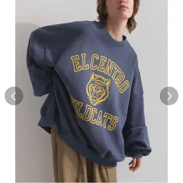 새상품 빈티지풍 칼리지 프린트 속기모 맨투맨 니코앤드/네이비