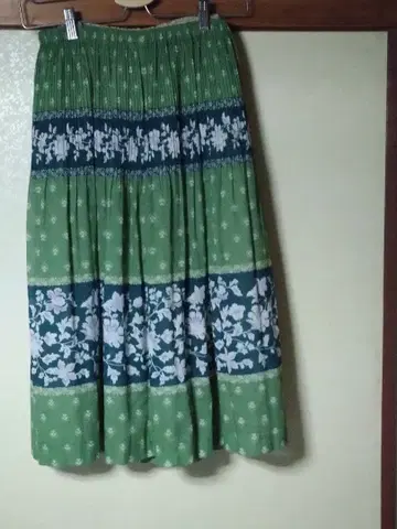 플레어 스커트 그린 네이비 꽃무늬