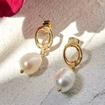 Herlipto Circle Pearl Pierces
