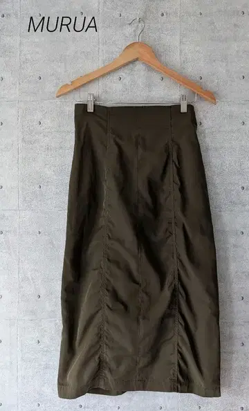 MURUA 무루아 타이트 스커트 I라인 뒷트임 카키