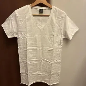 화이트 V넥 T셔츠 L 사이즈 PK63M